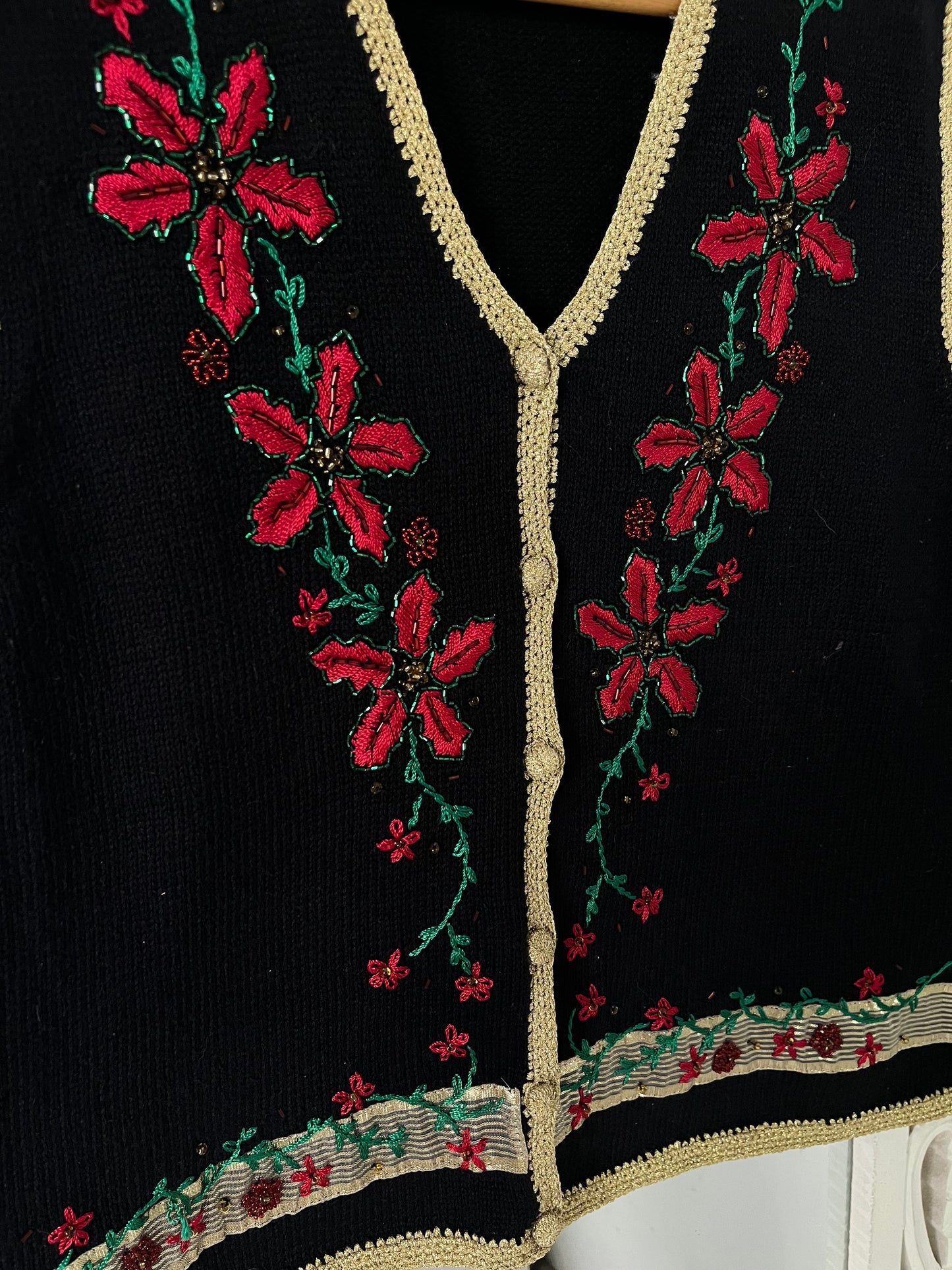 Vintage Embroidered Sweater Vest-Bust 42