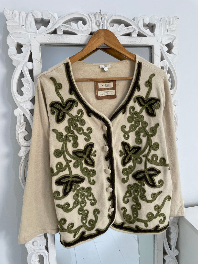 Embroidered Vintage Sweater-Bust 44