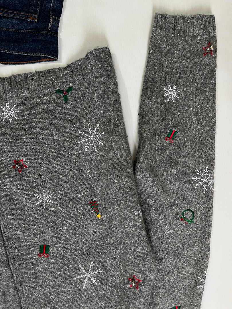 Studio Works Christmas Sweater-Bust 46