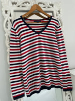 Load image into Gallery viewer, Vintage Tommy Hilfiger Top-Bust 42 to 44