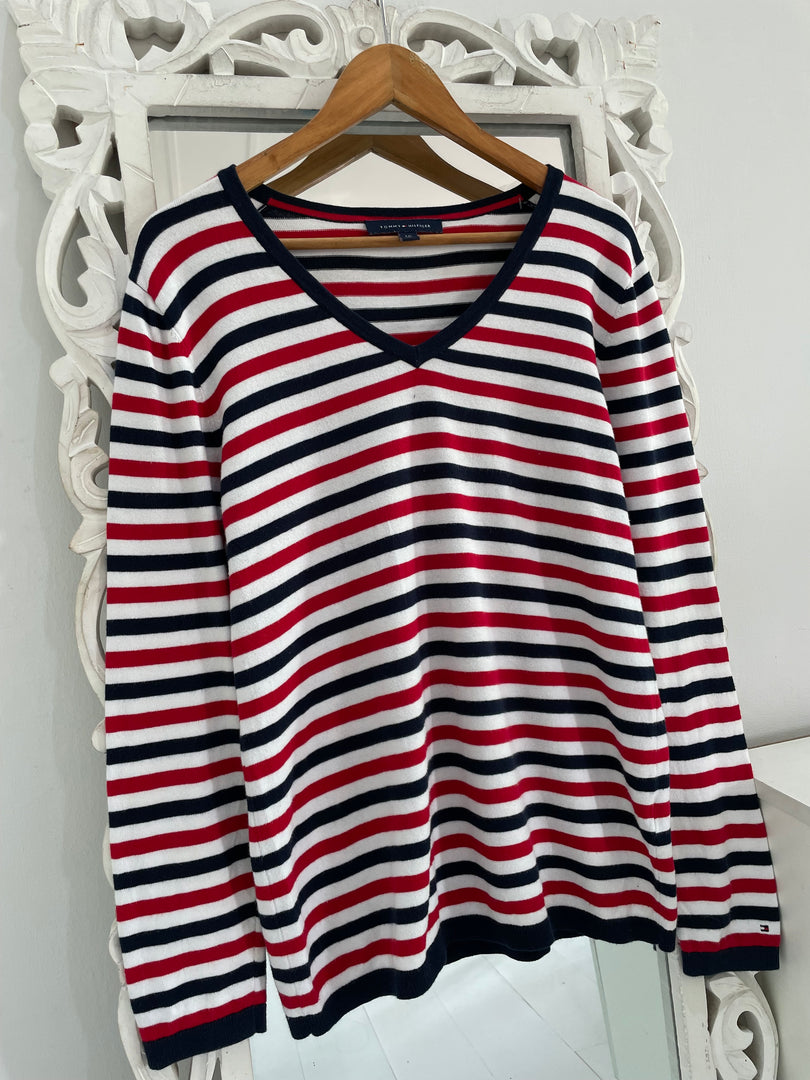 Vintage Tommy Hilfiger Top-Bust 42 to 44