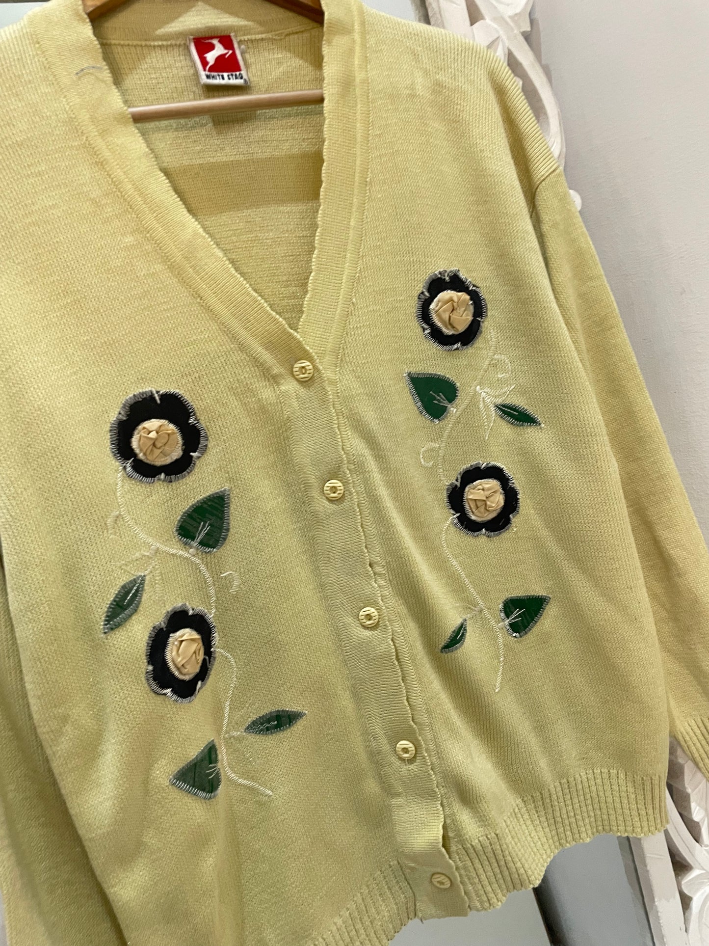 Embroidered Vintage Sweater-Bust 42