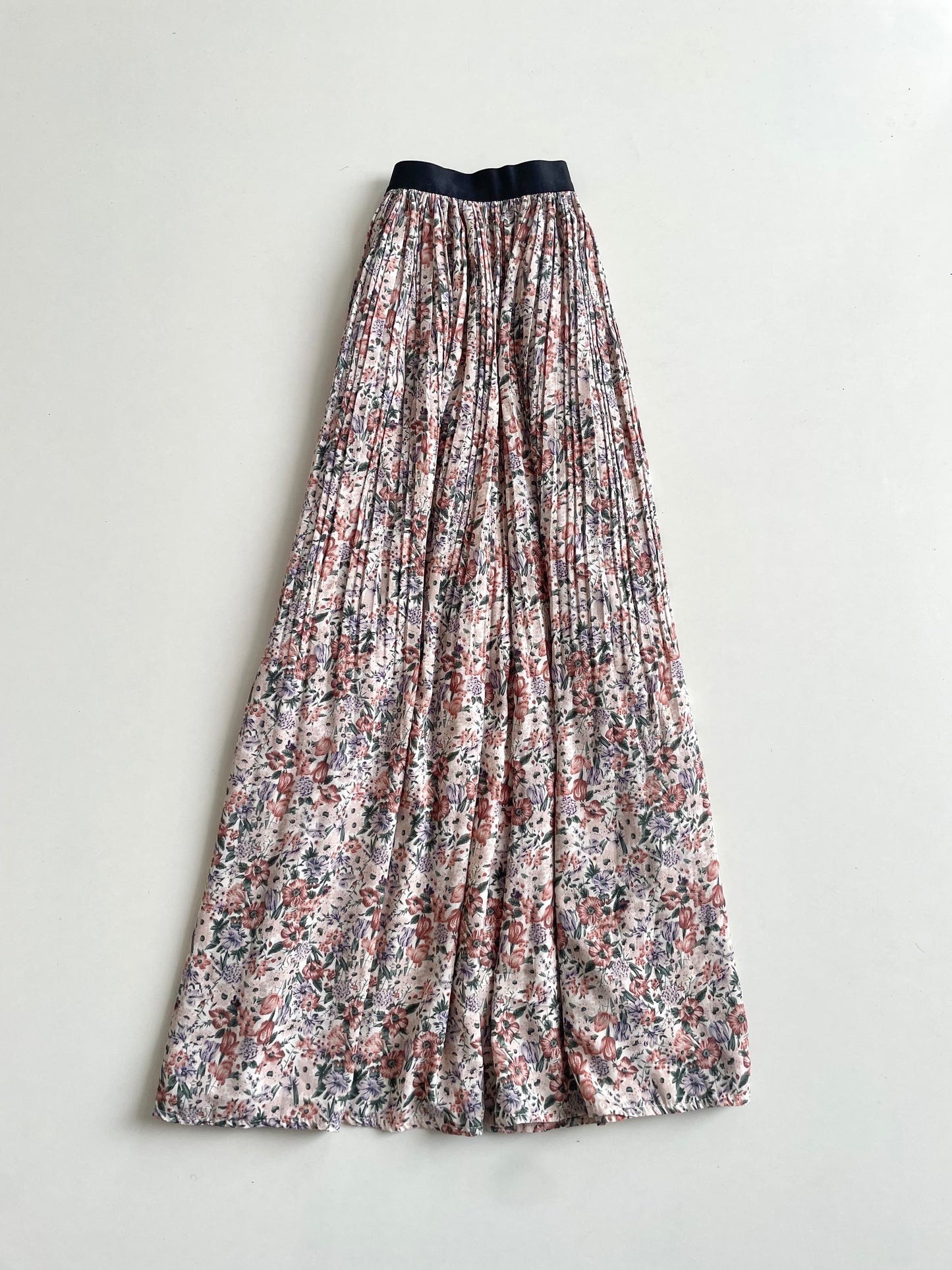 Pleated Vintage Skirt-Waist 24 to 30
