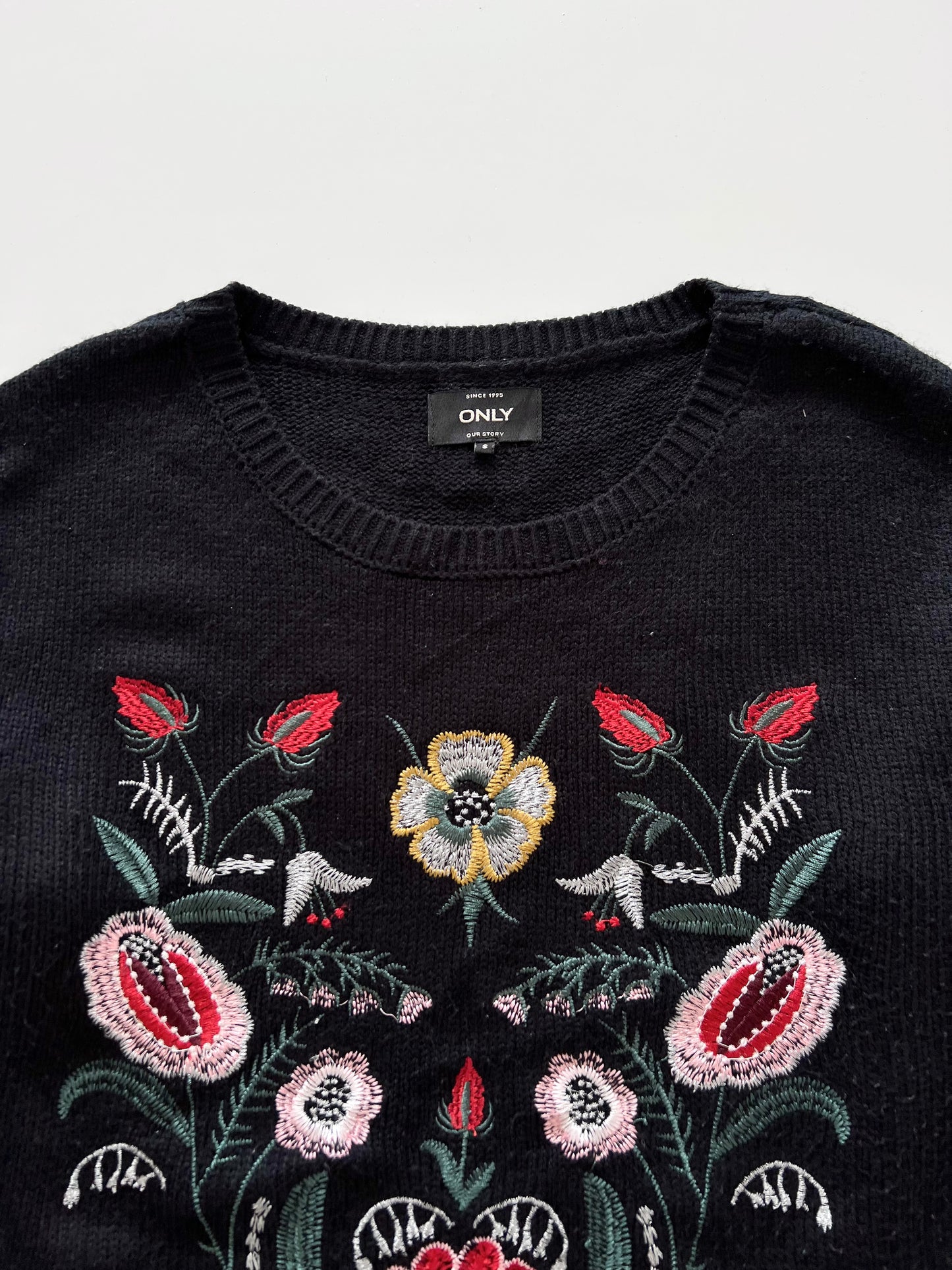 Only Embroidered Sweater-Bust 46