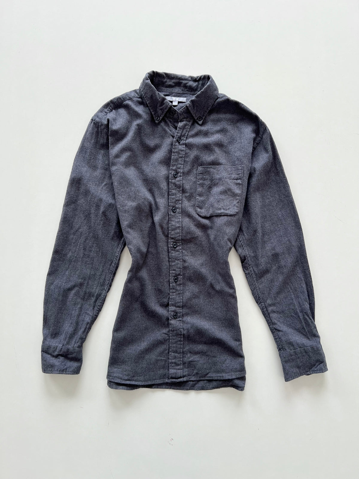 Uniqlo Shirt-Bust 42