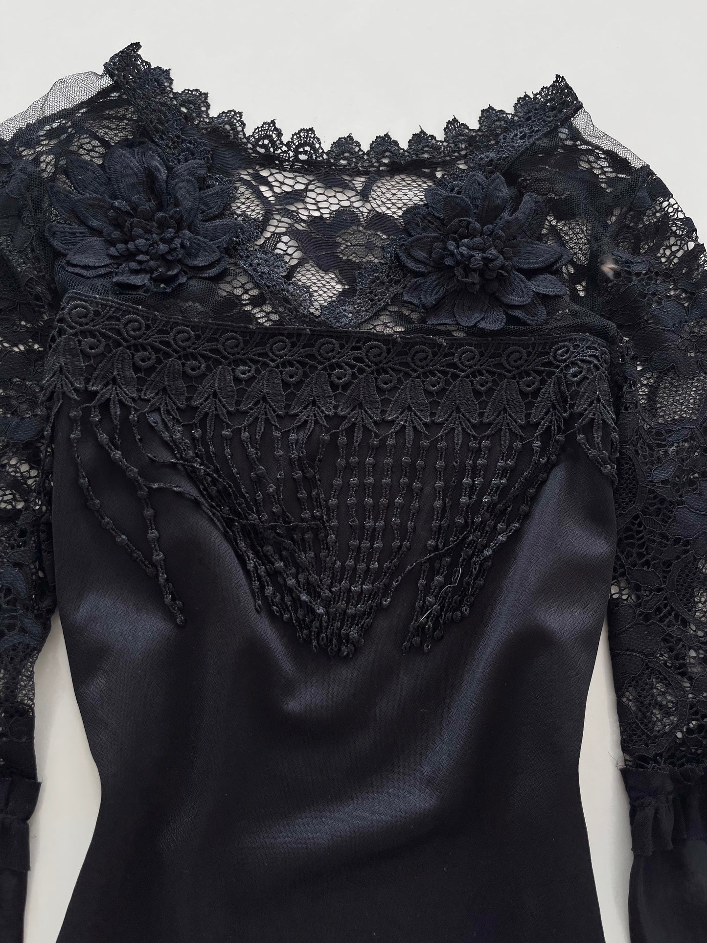 Vintage LaceTop-Bust 40