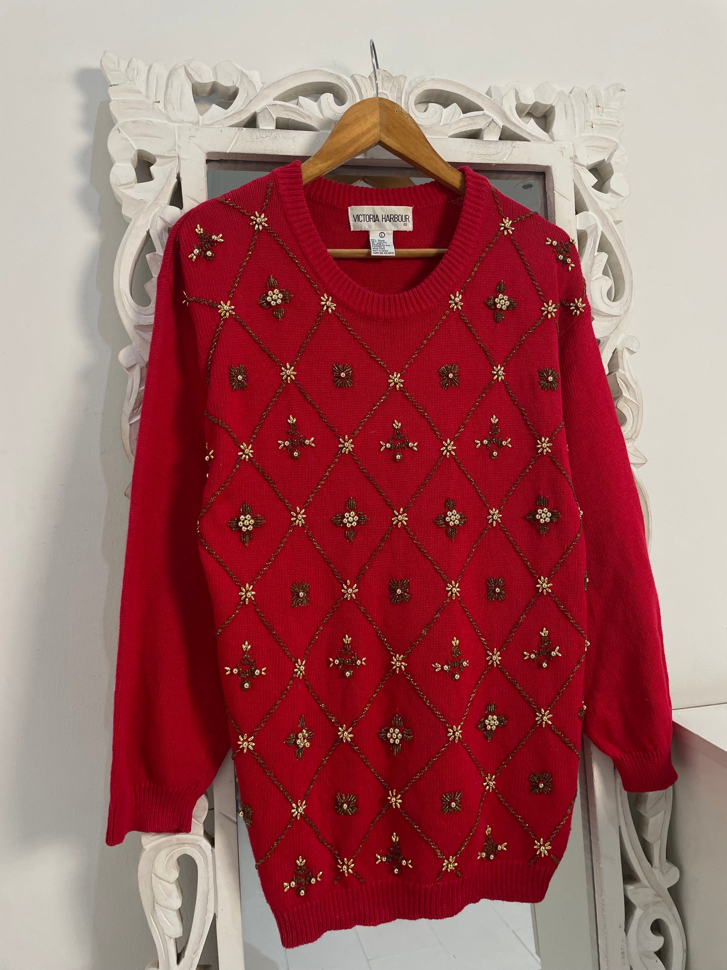Victoria Harbour Embroidered Vintage Sweater-Bust 40