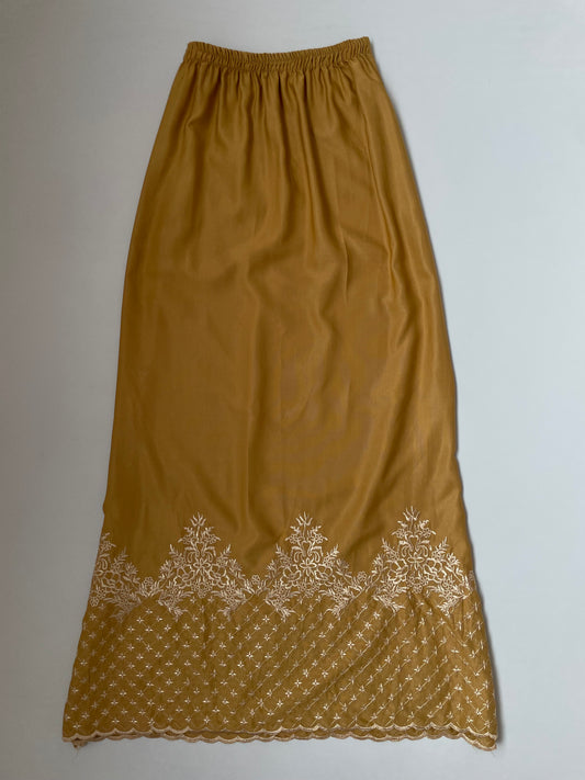 Vintage Long Skirt-Waist 26 to 32
