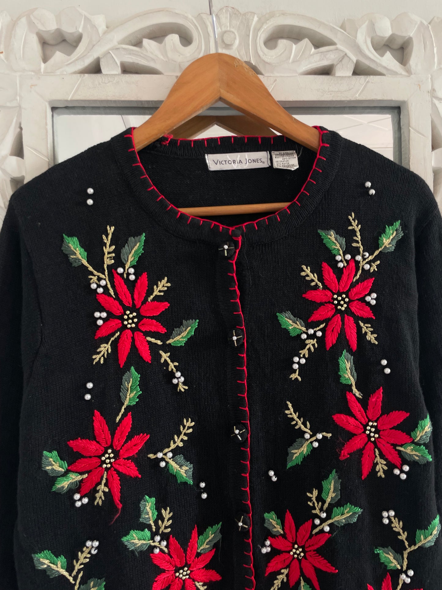 Victoria Jones Embroidered Vintage Sweater-Bust 44
