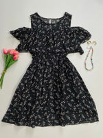 Load image into Gallery viewer, Flnn Tagged Dress-Bust 32
