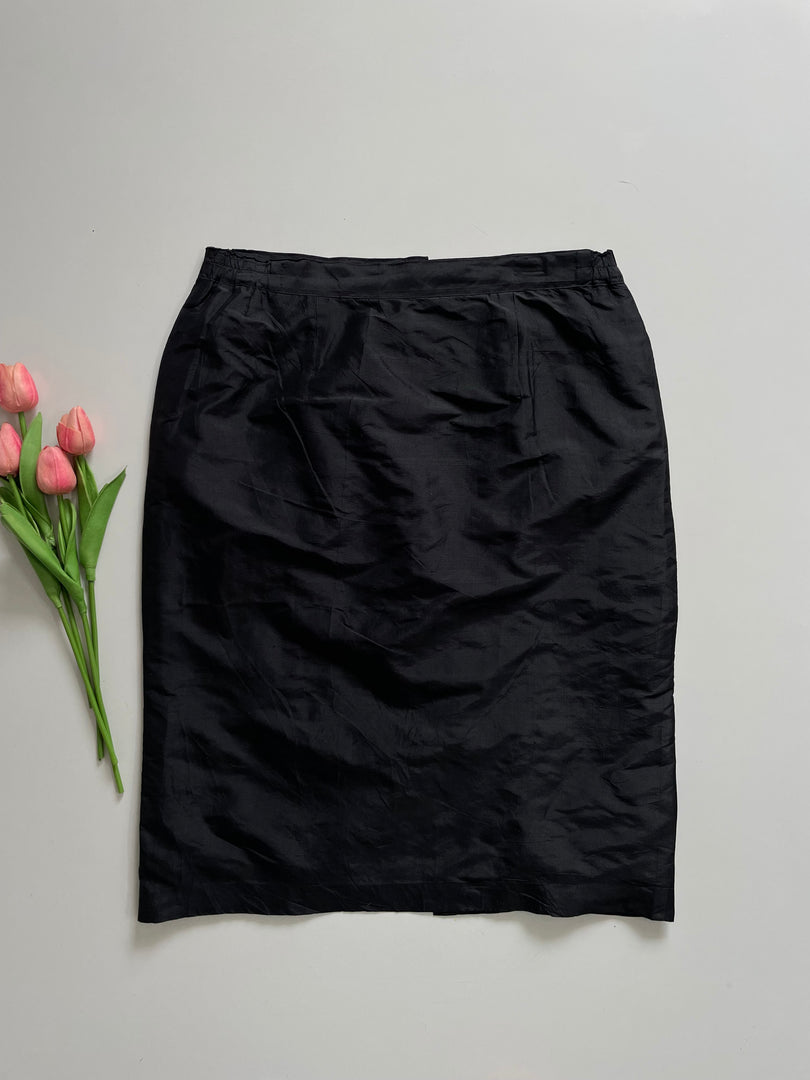 SOLID BLACK SKIRT - WAIST 30