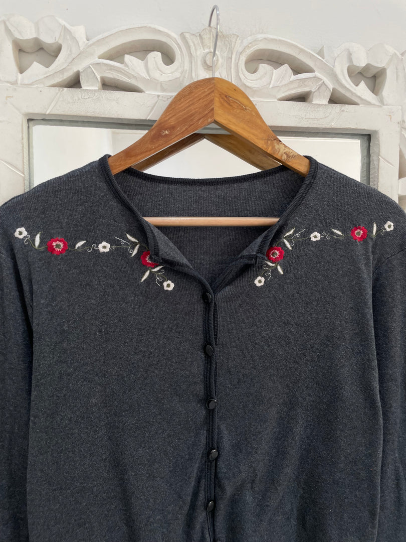 Embroidered Sweater-Bust 38