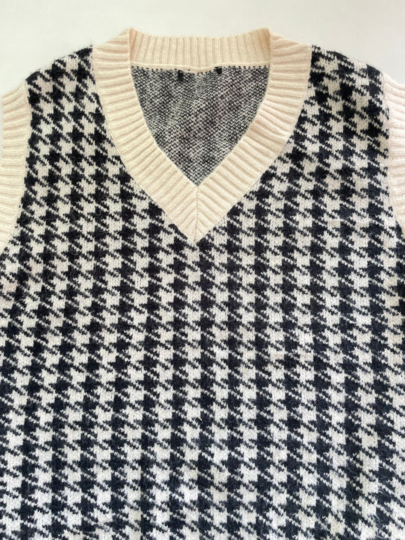 Chunky Sweater Vest-Bust 44