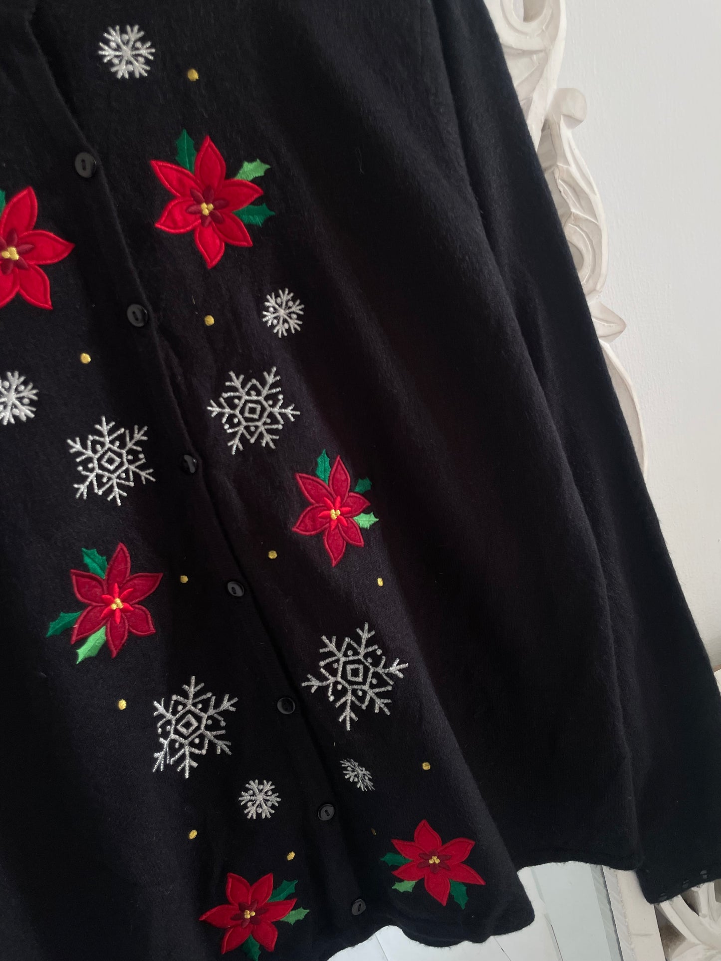Embroidered Vintage Sweater-Bust 42