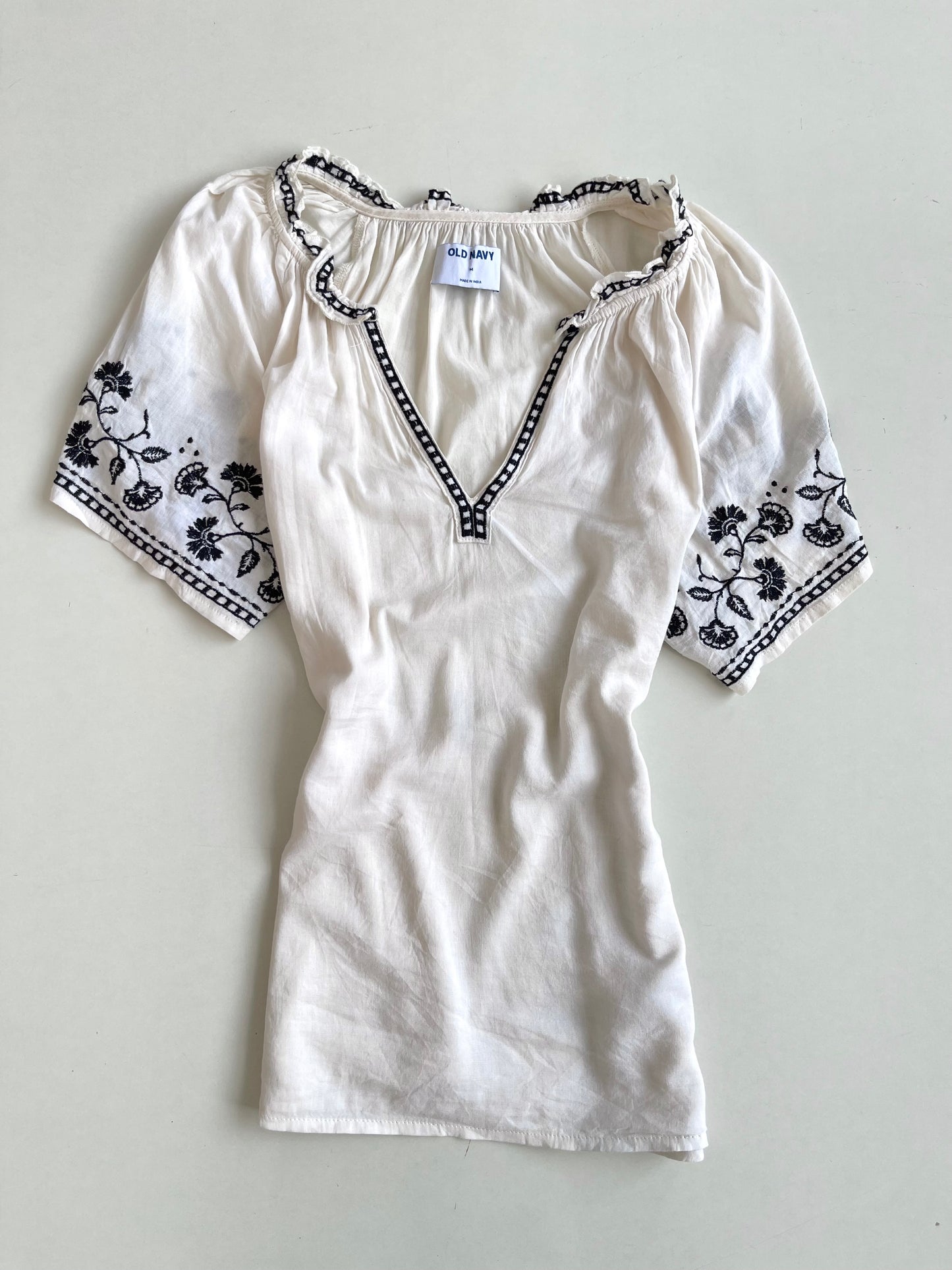 Old Navy Embroidered Top-Bust 46