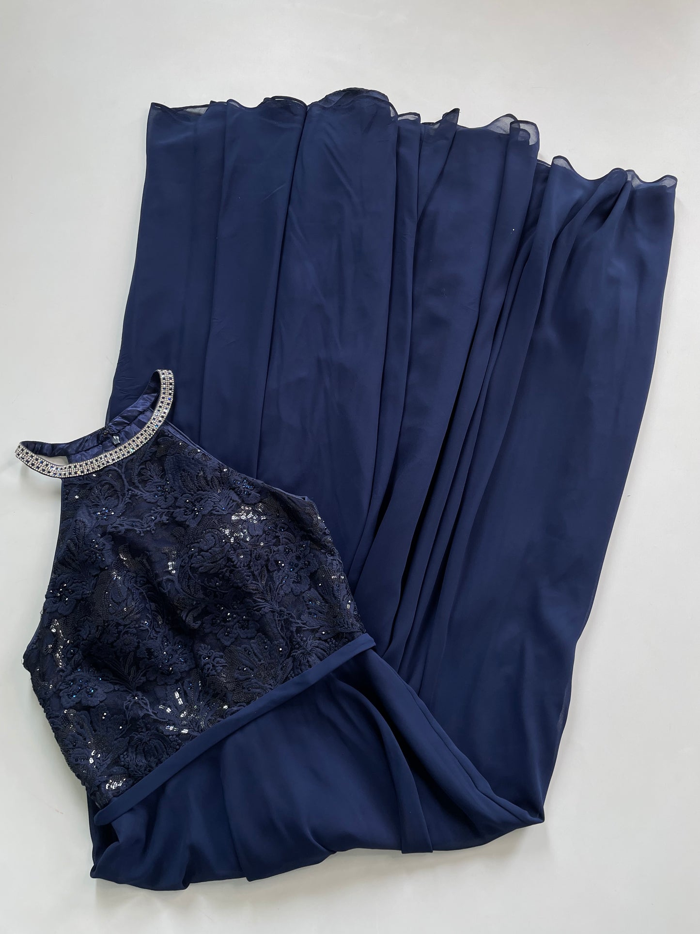 Dress-Bust 32