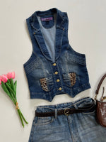 Load image into Gallery viewer, Only Denim Vintage Waistcoat - Bust 30 to 32
