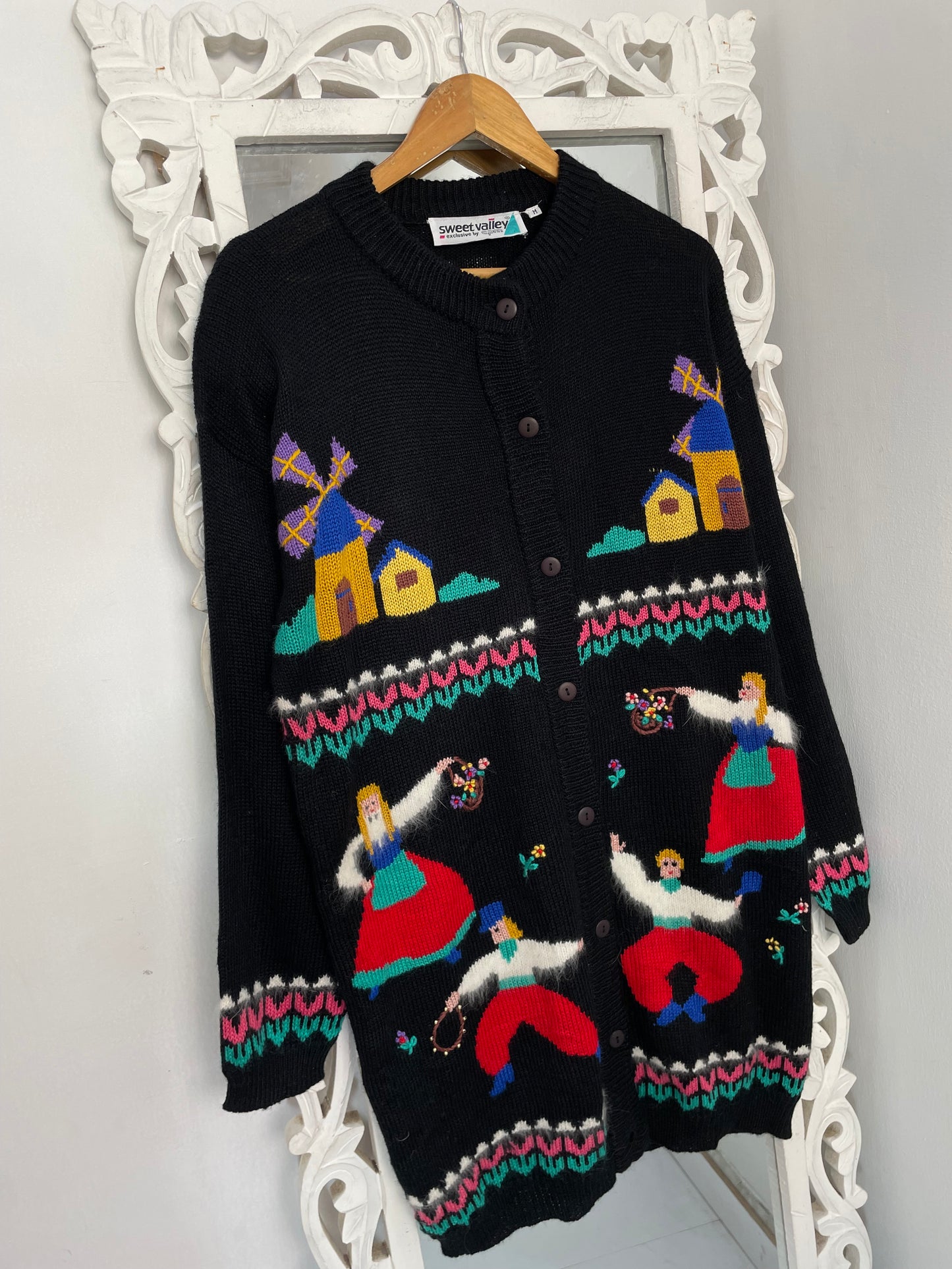 Embroidered Vintage Sweater-Bust 46