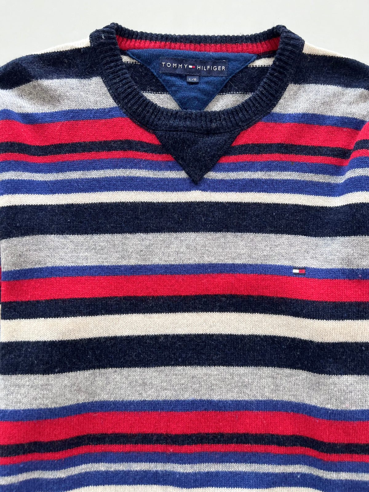 Tommy Hilfiger 100%Wool Vintage Sweater-Bust 40