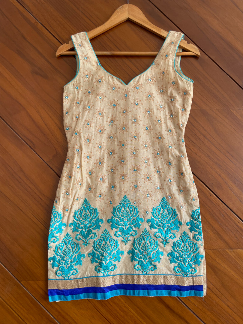 Sweetheart Neck Embroidered Kurta-Bust 30