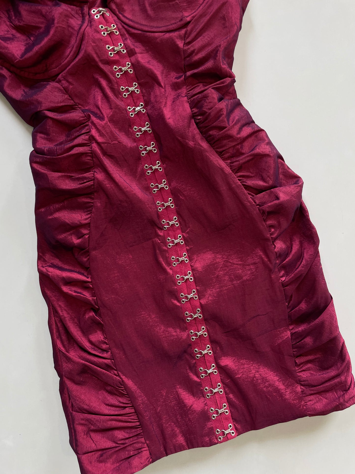 Dress-Bust 32