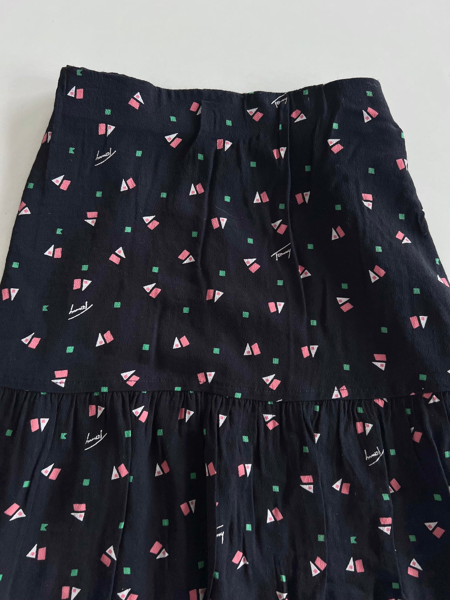 Tommy Hilfiger Vintage Skirt-Waist 32 to 36