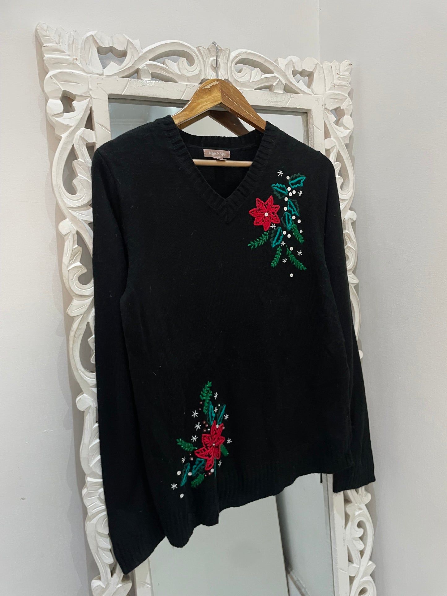 Embroidered Vintage Sweater-Bust 38