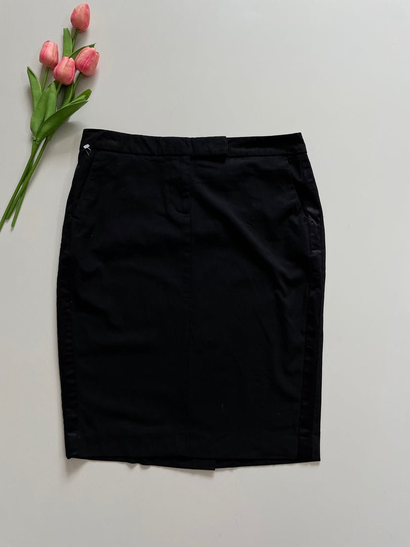 OLD NAVY BLACK SKIRT - WAIST 30