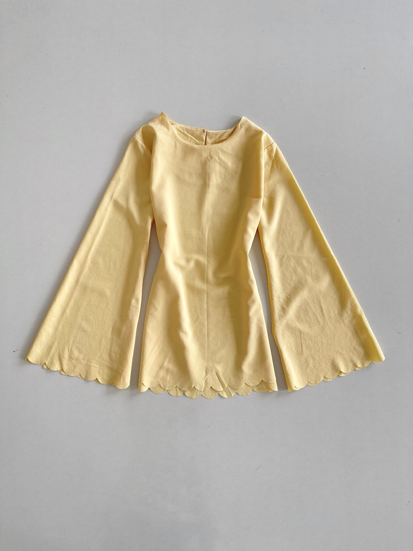Butter Yellow Dramatic Sleeve Top-Bust 36