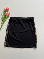 Load image into Gallery viewer, BLACK ANIMAL PRINTED SKIRT - WAIST 30 TO 34
