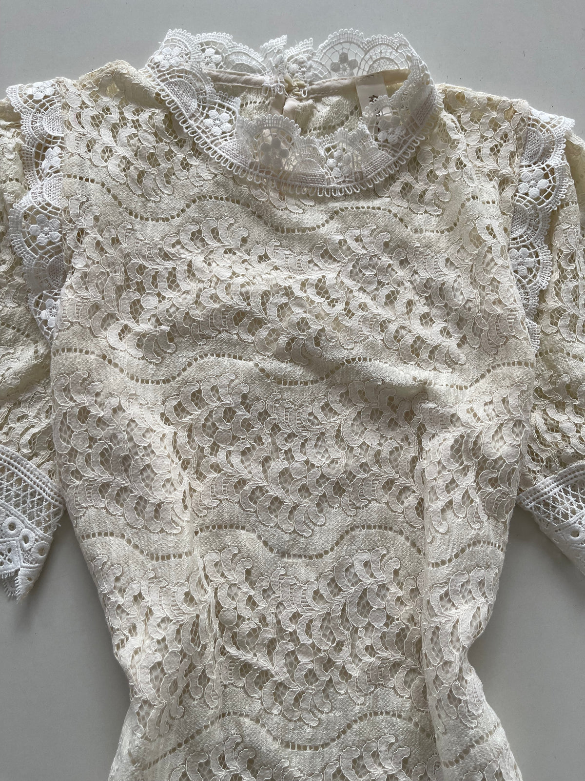 Vintage Lace Dress-Bust 38