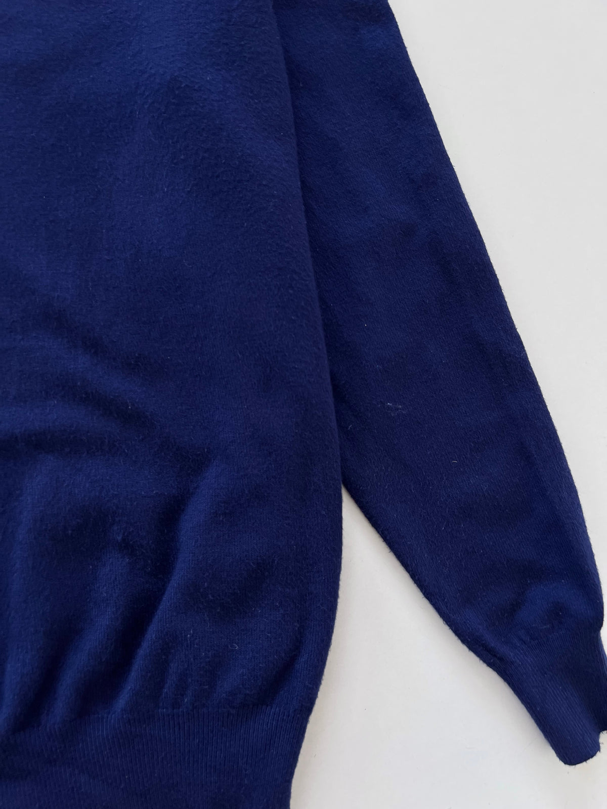 Ami 100% Virgin Wool Vintage Highneck-Bust 40