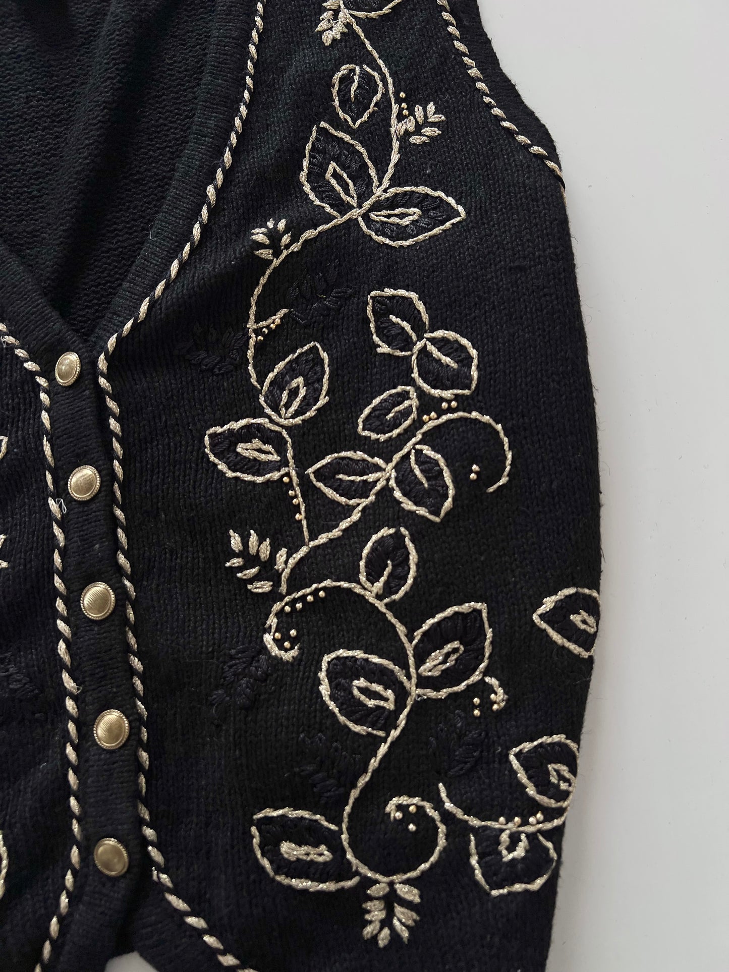 Yarnworks Embroidered Sweater-Bust 40