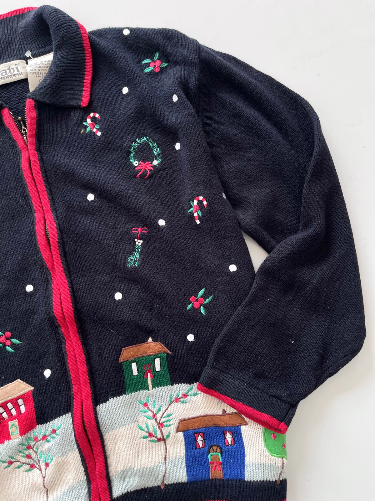 Tabi International Christmas Embroidered Zipper-Bust 46