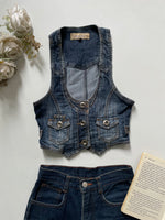 Load image into Gallery viewer, Waistcoat-Bust 26