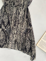 Load image into Gallery viewer, Liz Jordan Dress-Bust 34 to 38