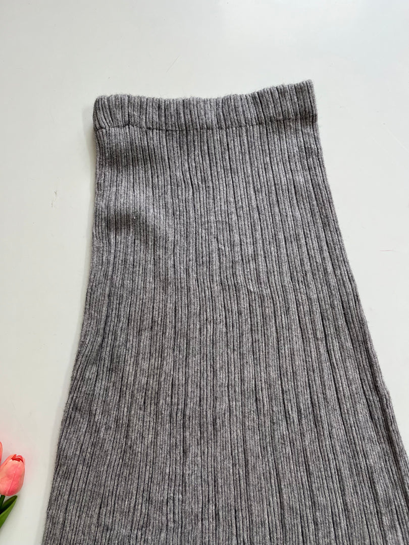 GREY WINTER SKIRT - WAIST 30 TO 38