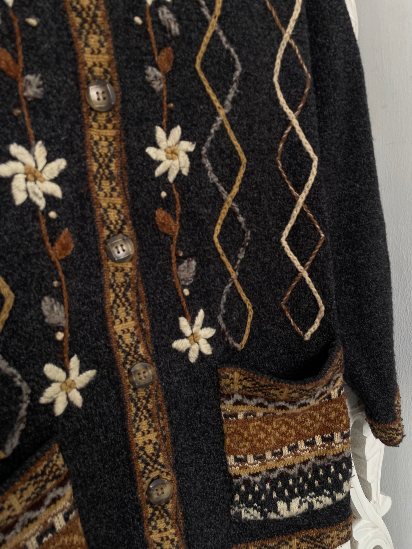 Sixth Sense Embroidered Vintage Sweater-Bust 40