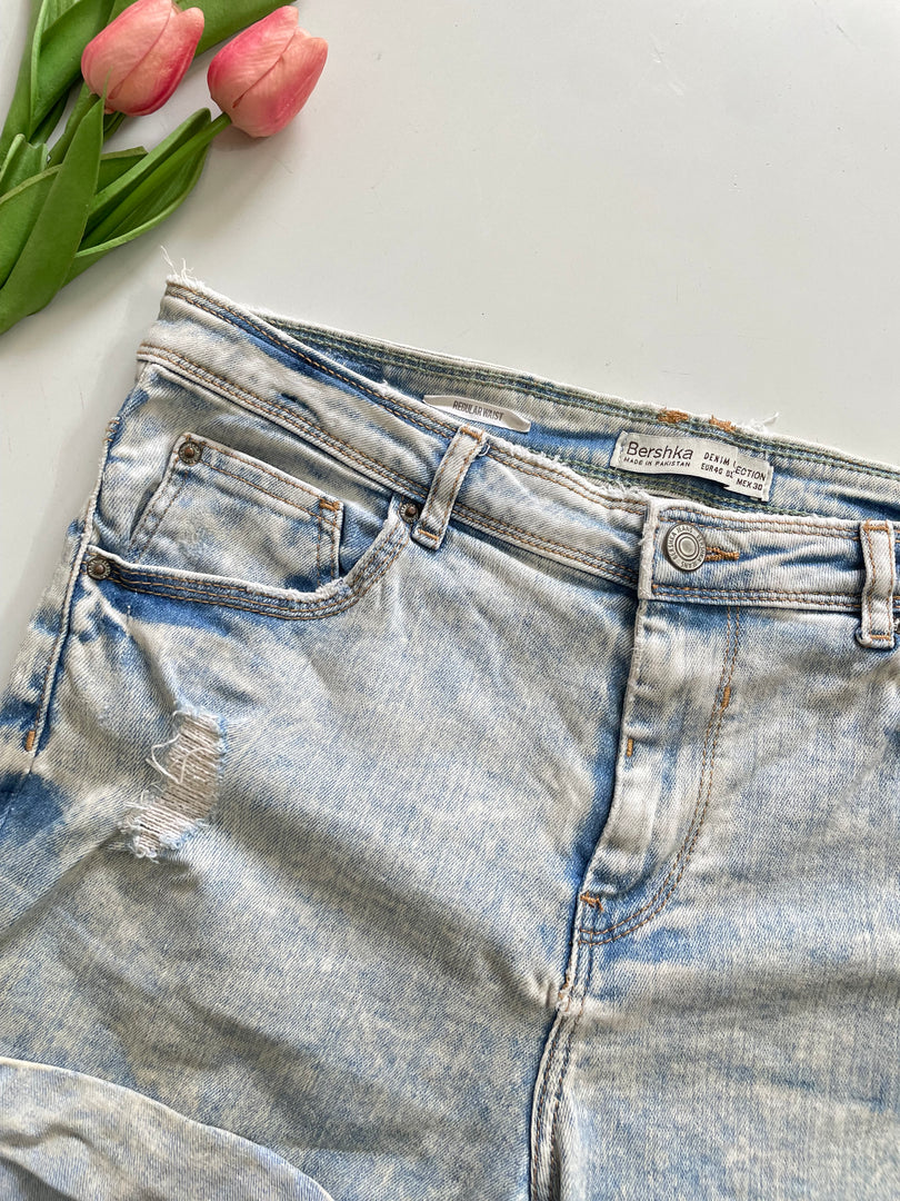 BERSHKA DENIM SHORTS - WAIST 30