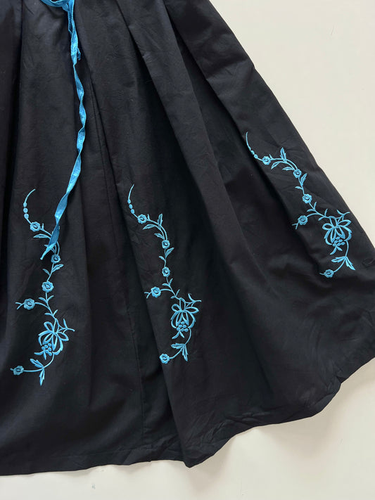 Gaudi Embroidered Dress-Bust 38