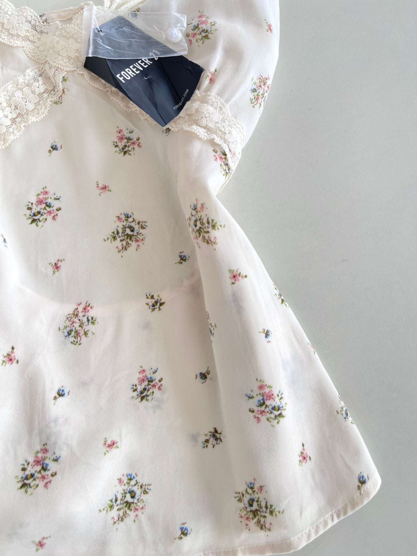 Forever 21 Top-Bust 34