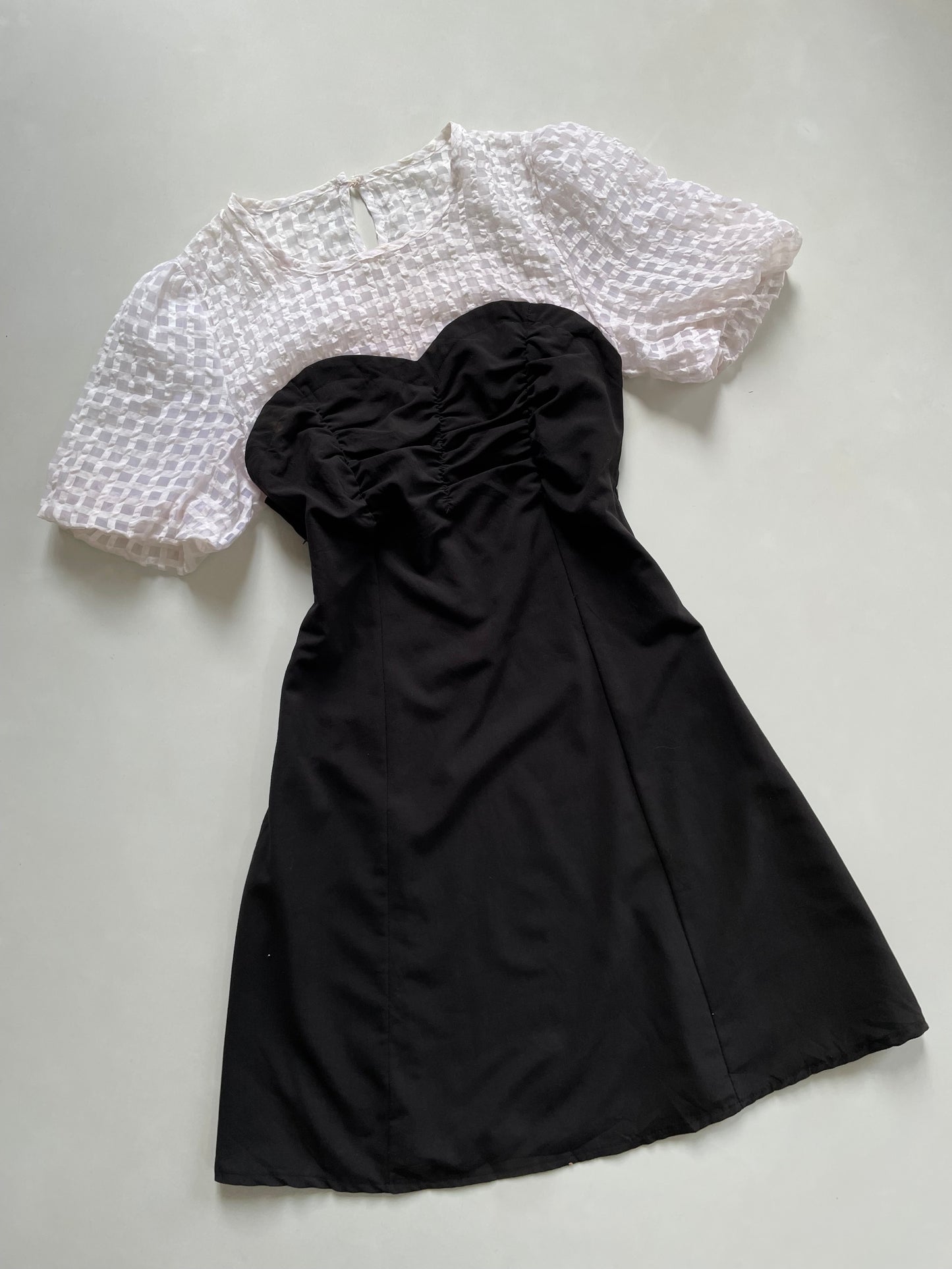 Dress-Bust 32