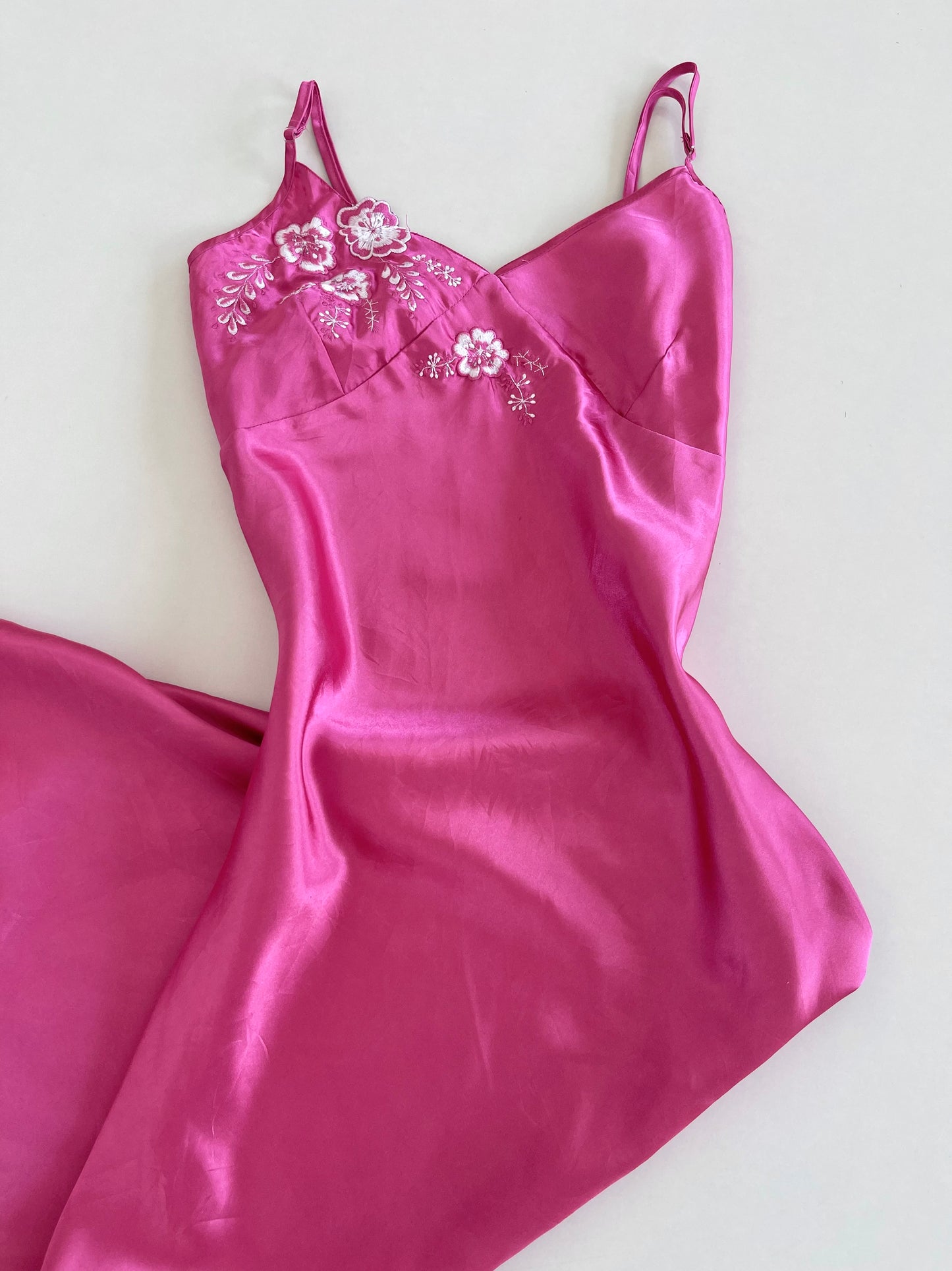 La Via En Rose Embroidered Satin Lounge Dress-Bust 38