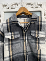 Load image into Gallery viewer, Super Thick Shacket-Chest 42
