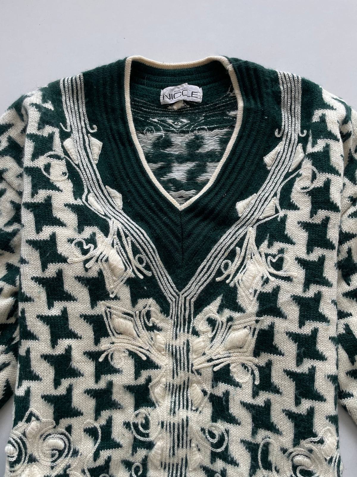 Monsieur Nicole Vintage Embroidered Sweater-Bust 44