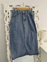 Load image into Gallery viewer, Denim Skirt-Waist 28

