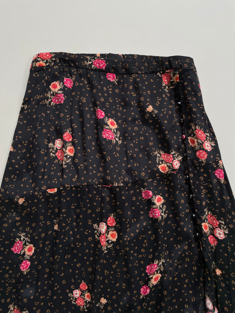 CITY CHIC FLORAL SKIRT - WAIST 42 to 48