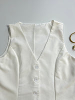 Load image into Gallery viewer, Swan White Waistcoat-Bust 36
