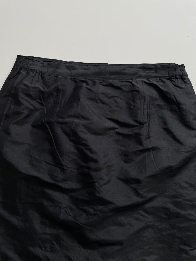 SOLID BLACK SKIRT - WAIST 30