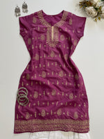 Load image into Gallery viewer, Embroidered Kurti-Bust 36
